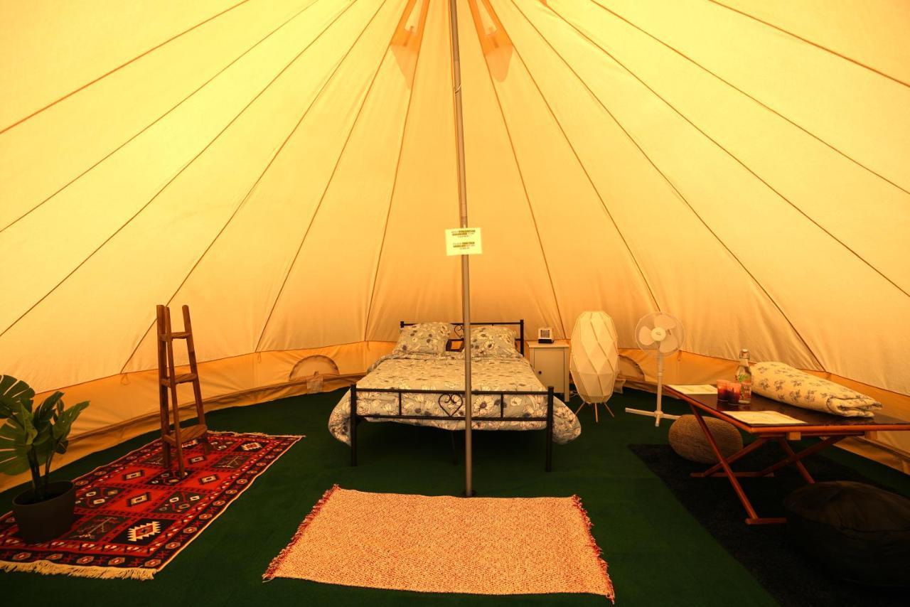 Camping Arbre De Vie Монтаньяк Экстерьер фото