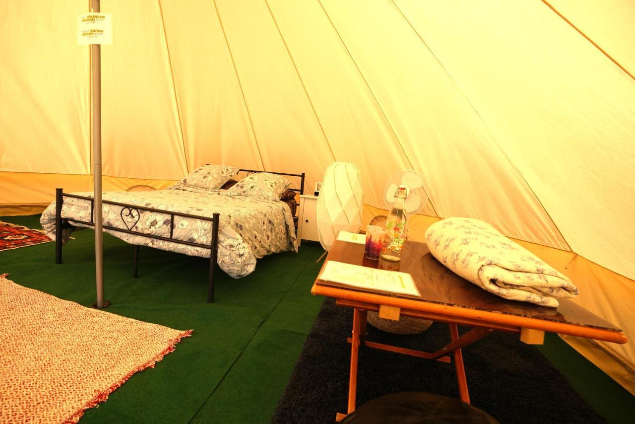 Camping Arbre De Vie Монтаньяк Экстерьер фото