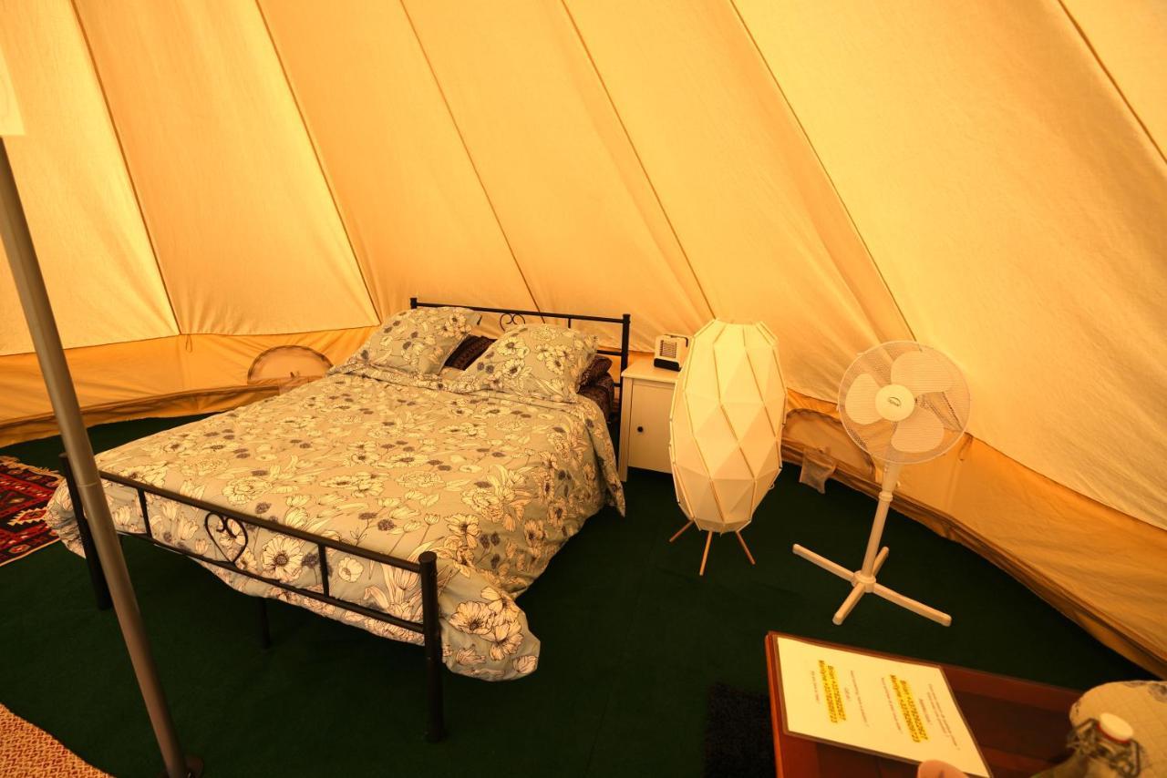 Camping Arbre De Vie Монтаньяк Экстерьер фото