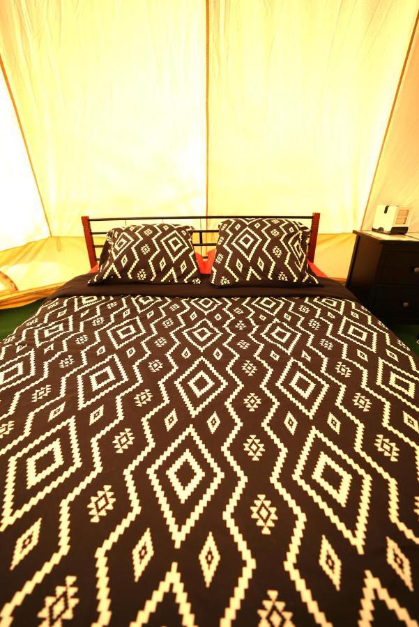 Camping Arbre De Vie Монтаньяк Экстерьер фото